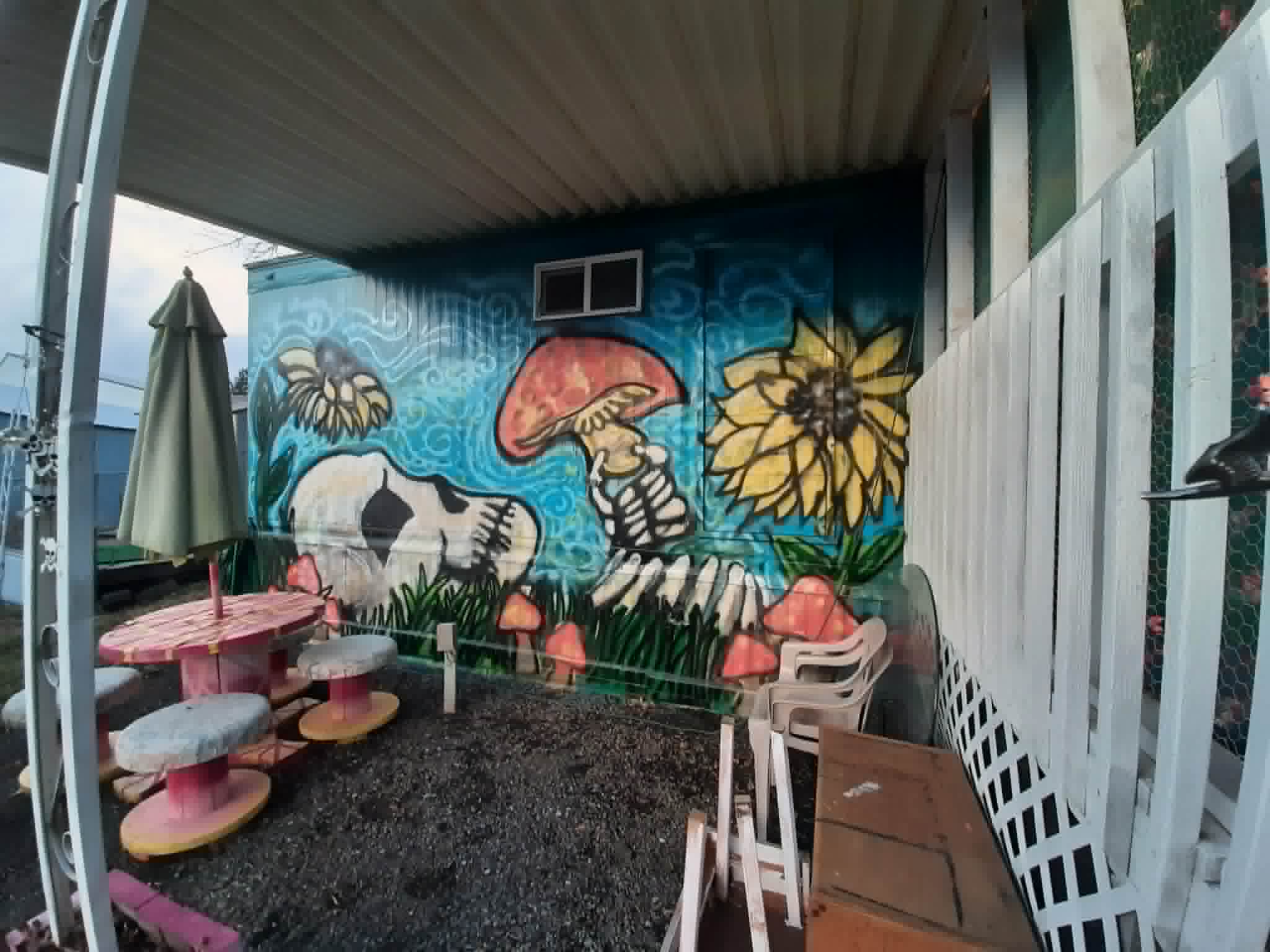 Trailer mural detail